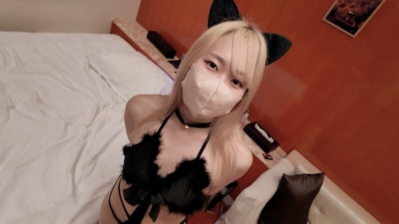 FC2-PPV-4800303 A secret night in Shibuya with a 19-year-old blonde slender gal who looks great in a black cat costume
